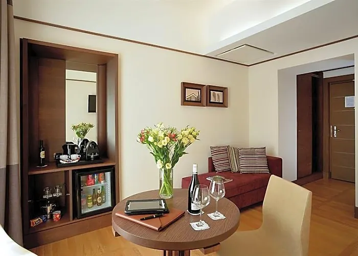 The Independent 4*
