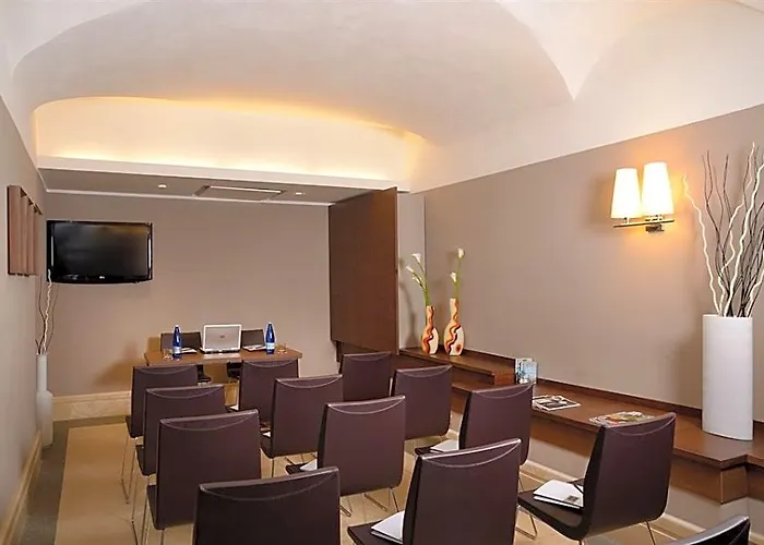 The Independent Hotel